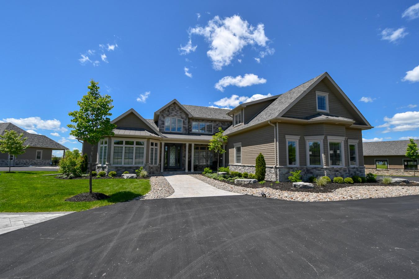 2100 Breezy Point Road, Bridgenorth, Ontario, K0L 2H0, Canada, 4 Bedrooms Bedrooms, ,2 BathroomsBathrooms,Residential,For Sale,2100 Breezy Point Road,794854