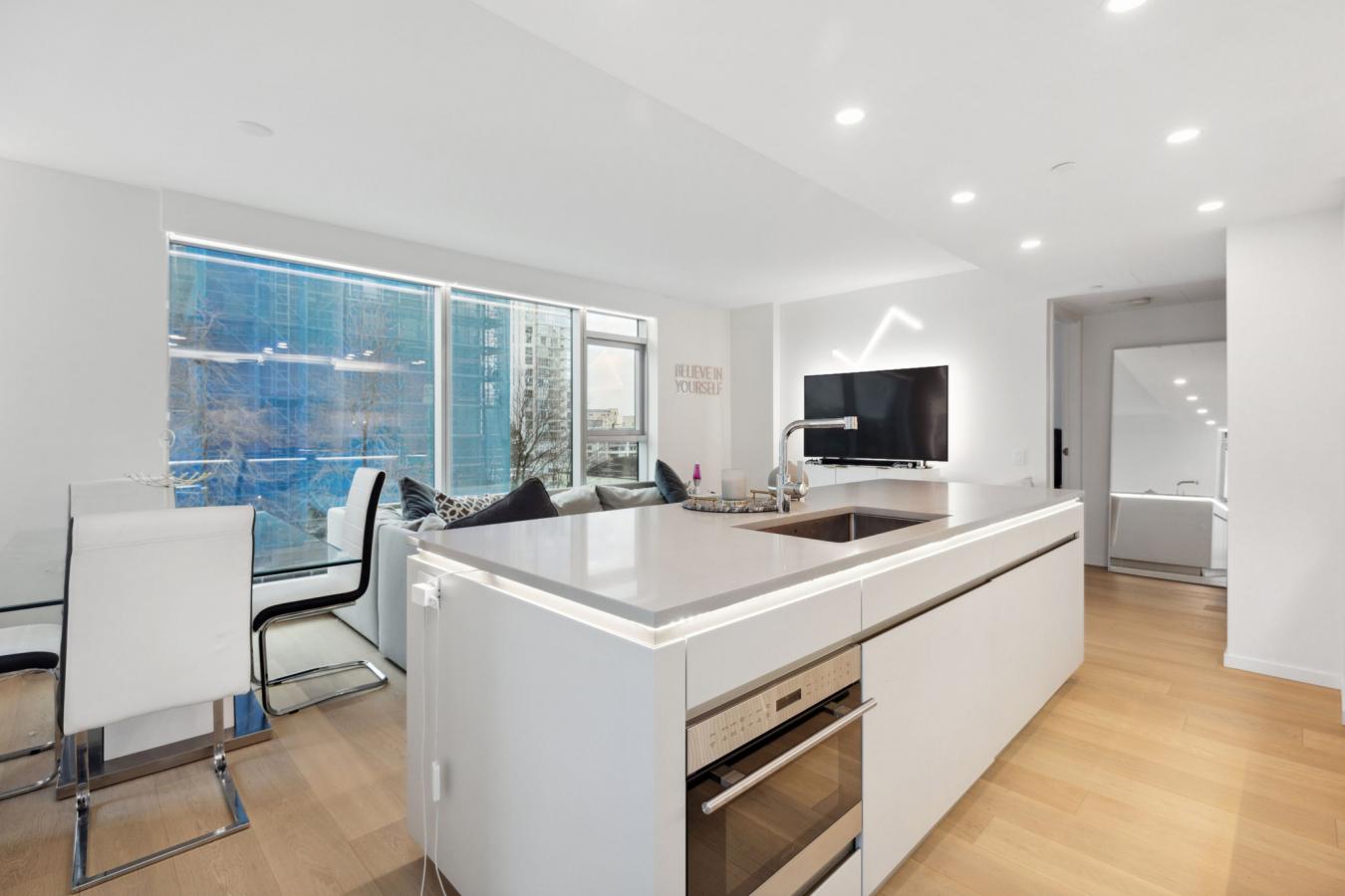 889 PACIFIC STREET, Vancouver, British Columbia, V6Z 1C3, Canada, 2 Bedrooms Bedrooms, ,2 BathroomsBathrooms,Residential,For Sale,889 PACIFIC STREET,1483619