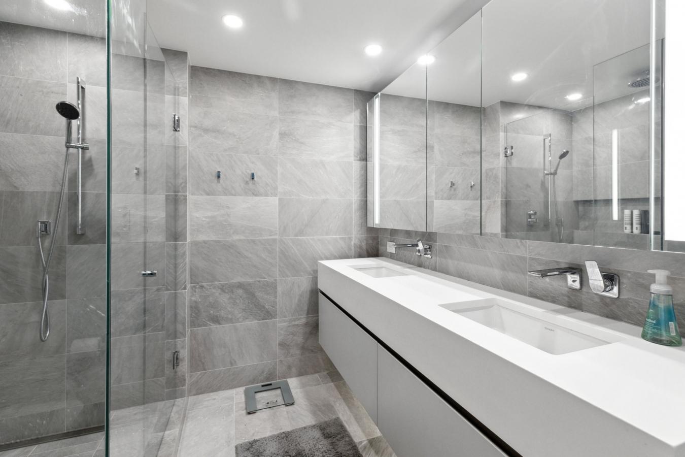 889 PACIFIC STREET, Vancouver, British Columbia, V6Z 1C3, Canada, 2 Bedrooms Bedrooms, ,2 BathroomsBathrooms,Residential,For Sale,889 PACIFIC STREET,1483619