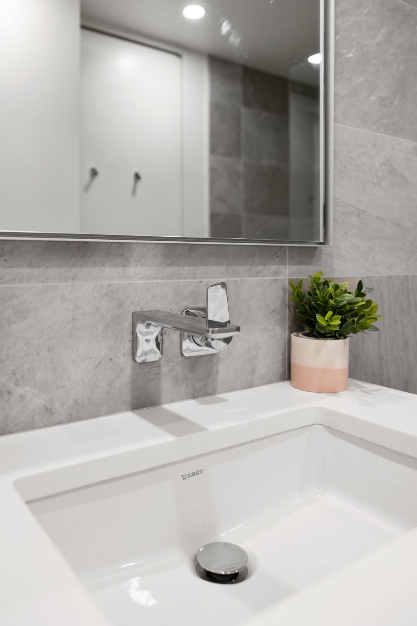 889 PACIFIC STREET, Vancouver, British Columbia, V6Z 1C3, Canada, 2 Bedrooms Bedrooms, ,2 BathroomsBathrooms,Residential,For Sale,889 PACIFIC STREET,1483619