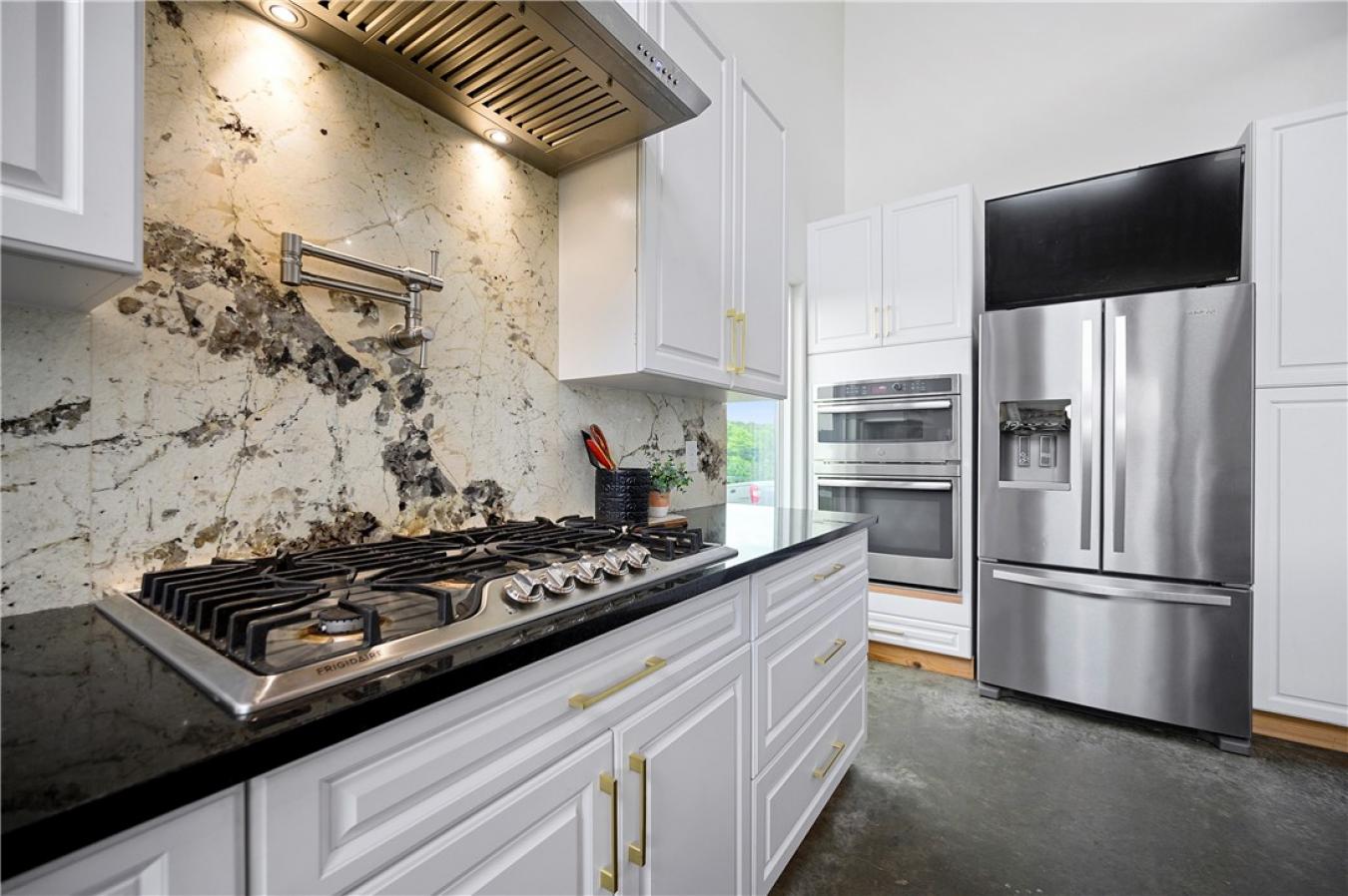 92 Sawtooth Acorn Lane, Broken Bow, OK, 74728, United States, 4 Bedrooms Bedrooms, ,3 BathroomsBathrooms,Residential,For Sale,92 Sawtooth Acorn Lane,1483608