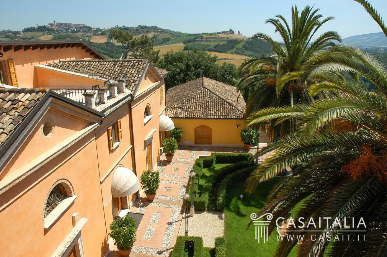 San Benedetto del Tronto, San Benedetto del Tronto, 63100, Italy, 11 Bedrooms Bedrooms, ,15 BathroomsBathrooms,Residential,For Sale,San Benedetto del Tronto,1484563