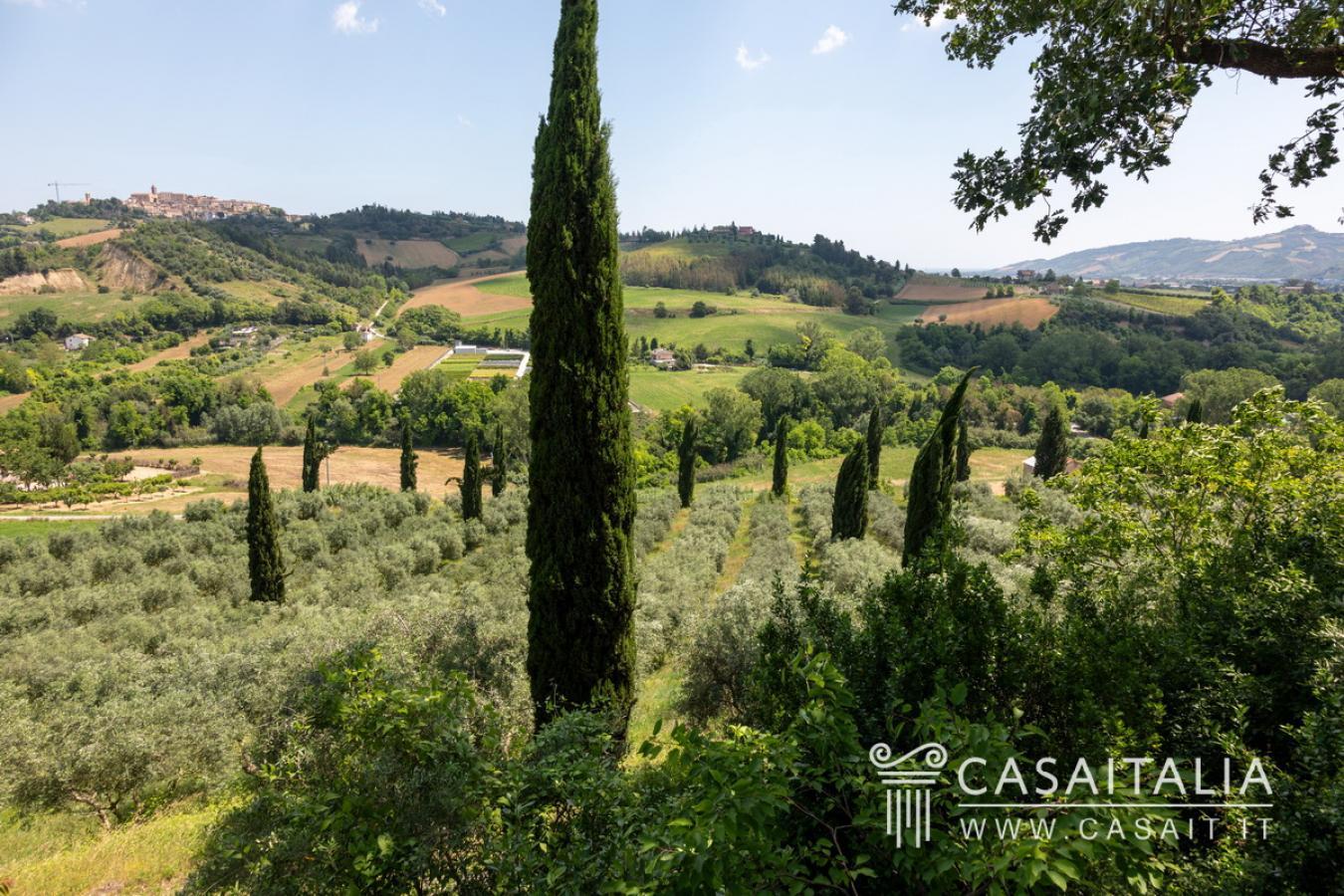 San Benedetto del Tronto, San Benedetto del Tronto, 63100, Italy, 11 Bedrooms Bedrooms, ,15 BathroomsBathrooms,Residential,For Sale,San Benedetto del Tronto,1484563