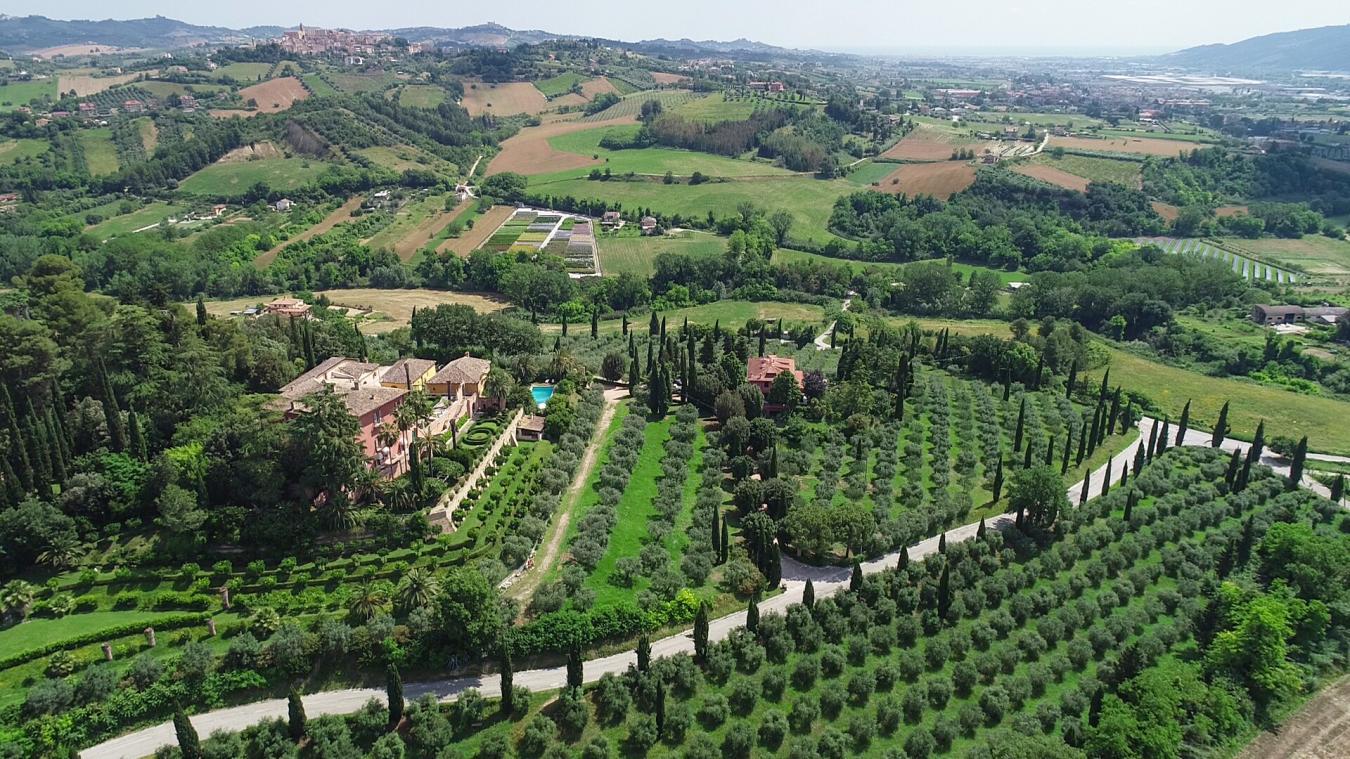 San Benedetto del Tronto, San Benedetto del Tronto, 63100, Italy, 11 Bedrooms Bedrooms, ,15 BathroomsBathrooms,Residential,For Sale,San Benedetto del Tronto,1484563