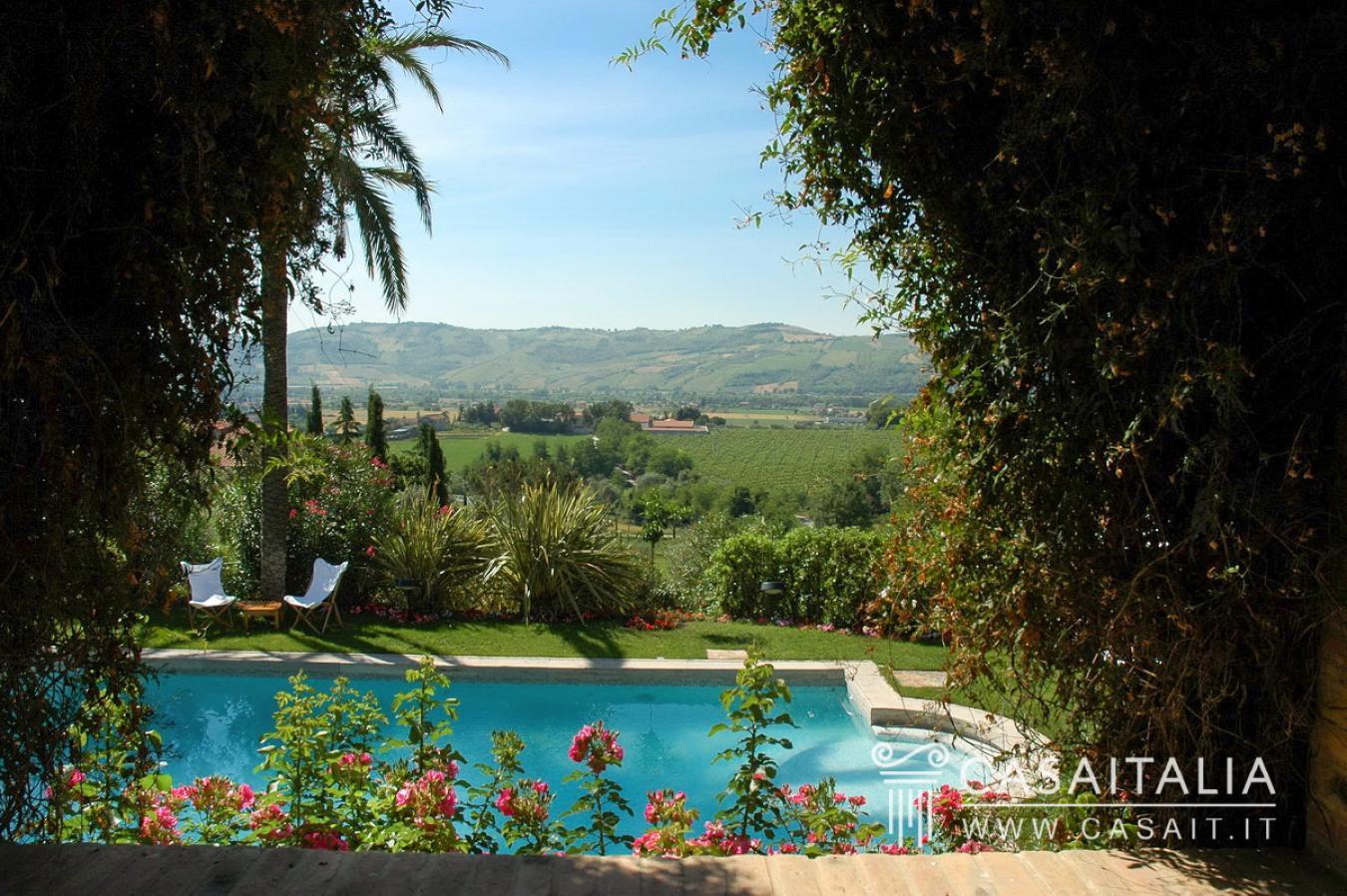 San Benedetto del Tronto, San Benedetto del Tronto, 63100, Italy, 11 Bedrooms Bedrooms, ,15 BathroomsBathrooms,Residential,For Sale,San Benedetto del Tronto,1484563