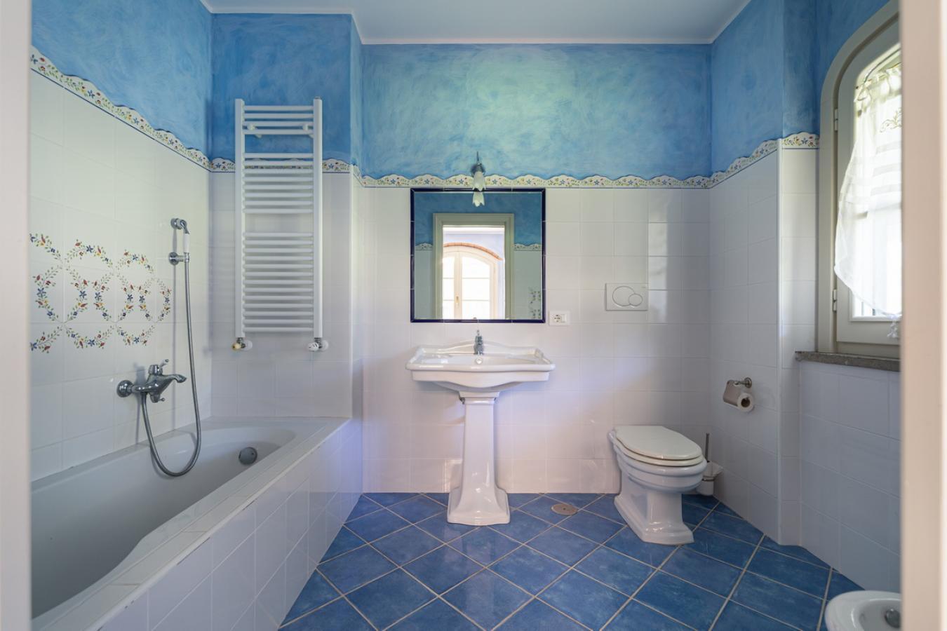 Str. Litoranea 247, Latina, LT, 04100, Italy, 7 Bedrooms Bedrooms, ,4 BathroomsBathrooms,Residential,For Sale,Str. Litoranea 247,1484562