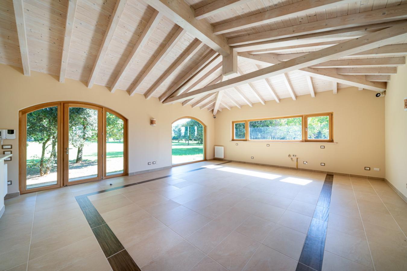 Str. Litoranea 247, Latina, LT, 04100, Italy, 7 Bedrooms Bedrooms, ,4 BathroomsBathrooms,Residential,For Sale,Str. Litoranea 247,1484562