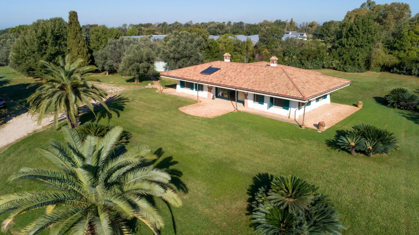 Str. Litoranea 247, Latina, LT, 04100, Italy, 7 Bedrooms Bedrooms, ,4 BathroomsBathrooms,Residential,For Sale,Str. Litoranea 247,1484562