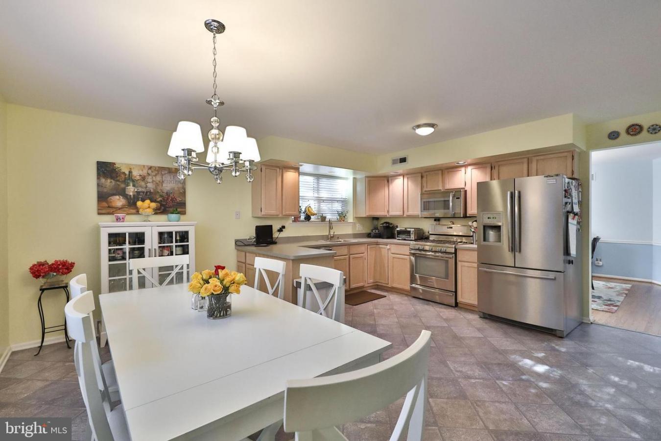 Welcome home to easy living in Elkins Park! This magnificent custom co – image 15