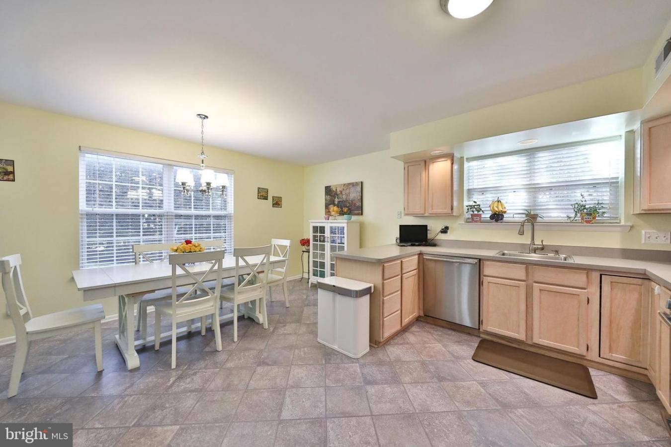 Welcome home to easy living in Elkins Park! This magnificent custom co – image 20