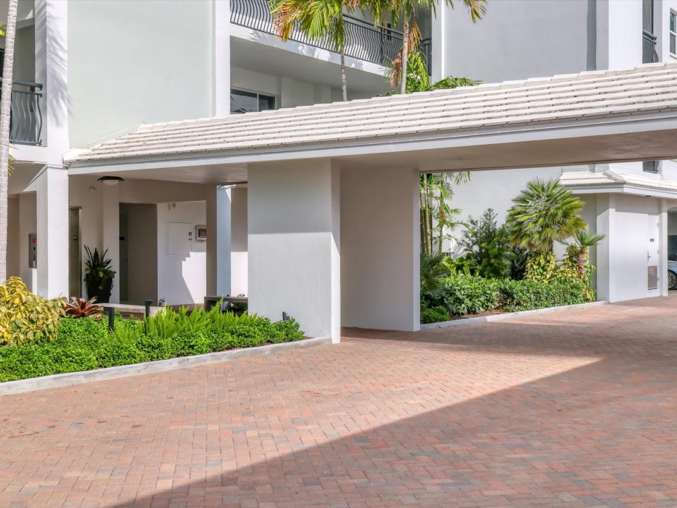 226 Golden Gate Point, Sarasota, Florida, 34236, United States, 2 Bedrooms Bedrooms, ,2 BathroomsBathrooms,Residential,For Sale,226 Golden Gate Point,1485037