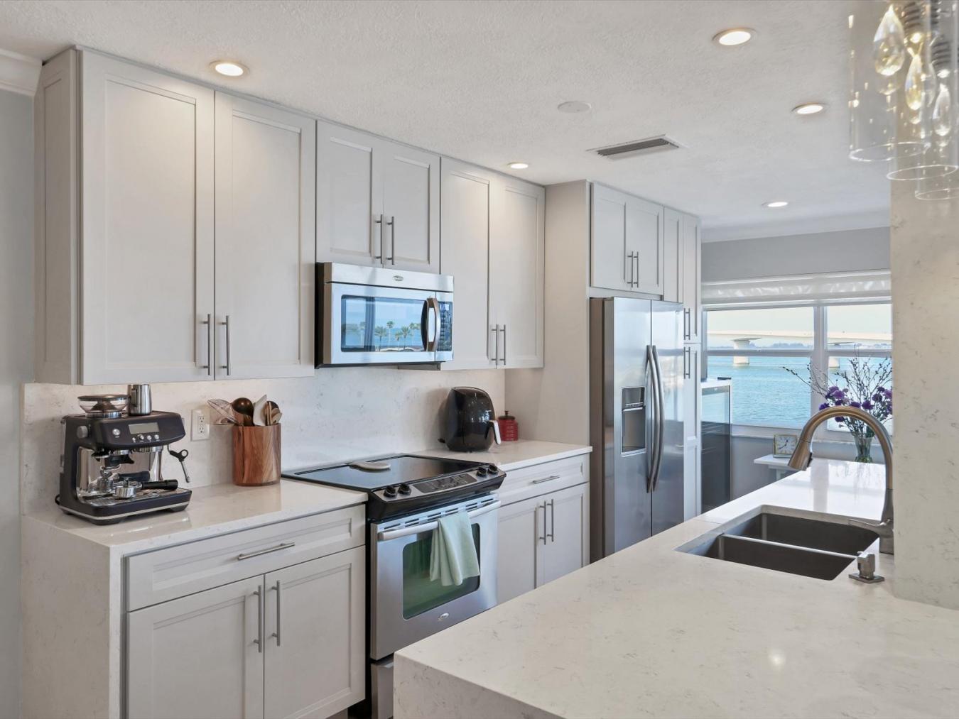 226 Golden Gate Point, Sarasota, Florida, 34236, United States, 2 Bedrooms Bedrooms, ,2 BathroomsBathrooms,Residential,For Sale,226 Golden Gate Point,1485037