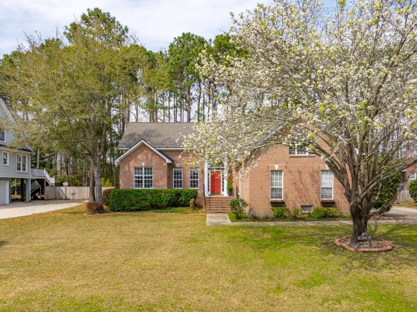 528 Chimney Bluff Drive, Mt Pleasant, South Carolina, 29464, United States, 4 Bedrooms Bedrooms, ,3 BathroomsBathrooms,Residential,For Sale,528 Chimney Bluff Drive,1488088