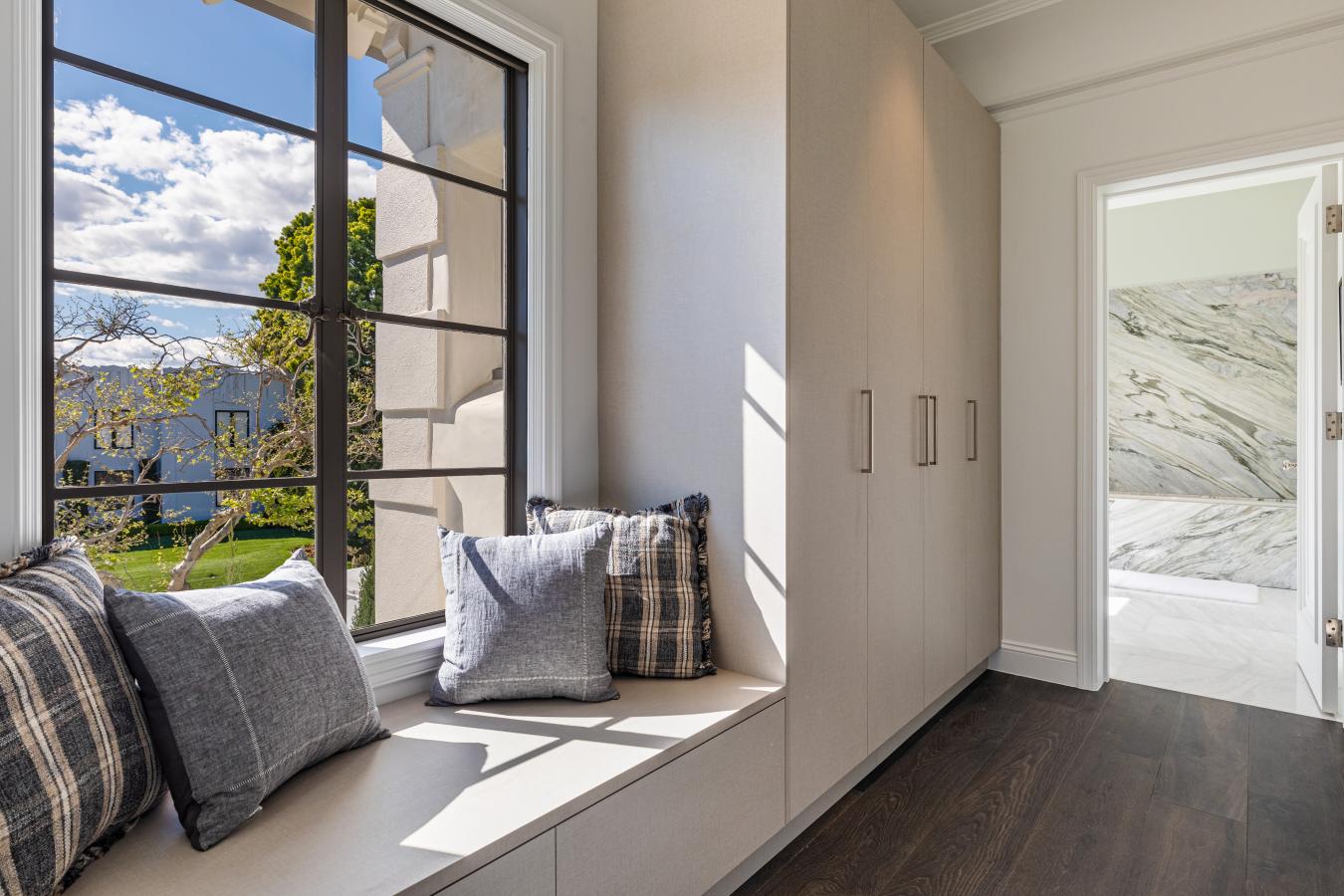 184 S. HUDSON AVENUE, LOS ANGELES, California, 90004, United States, 6 Bedrooms Bedrooms, ,8 BathroomsBathrooms,Residential,For Sale,184 S. HUDSON AVENUE,794701