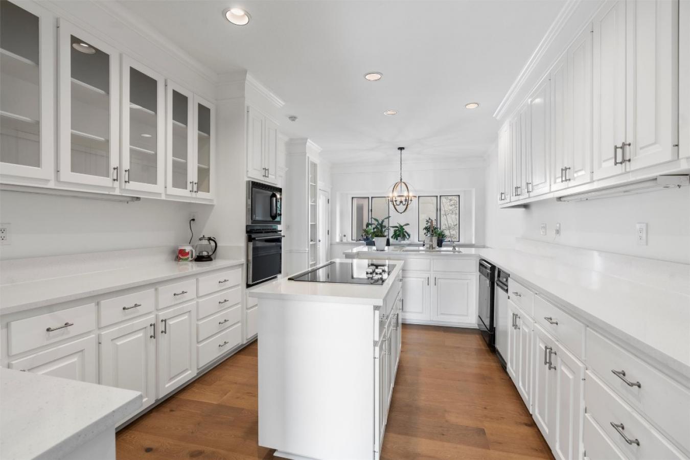 6001 Hood HOLW, Austin, Texas, 78731, United States, 5 Bedrooms Bedrooms, ,4 BathroomsBathrooms,Residential,For Sale,6001 Hood HOLW,1489313