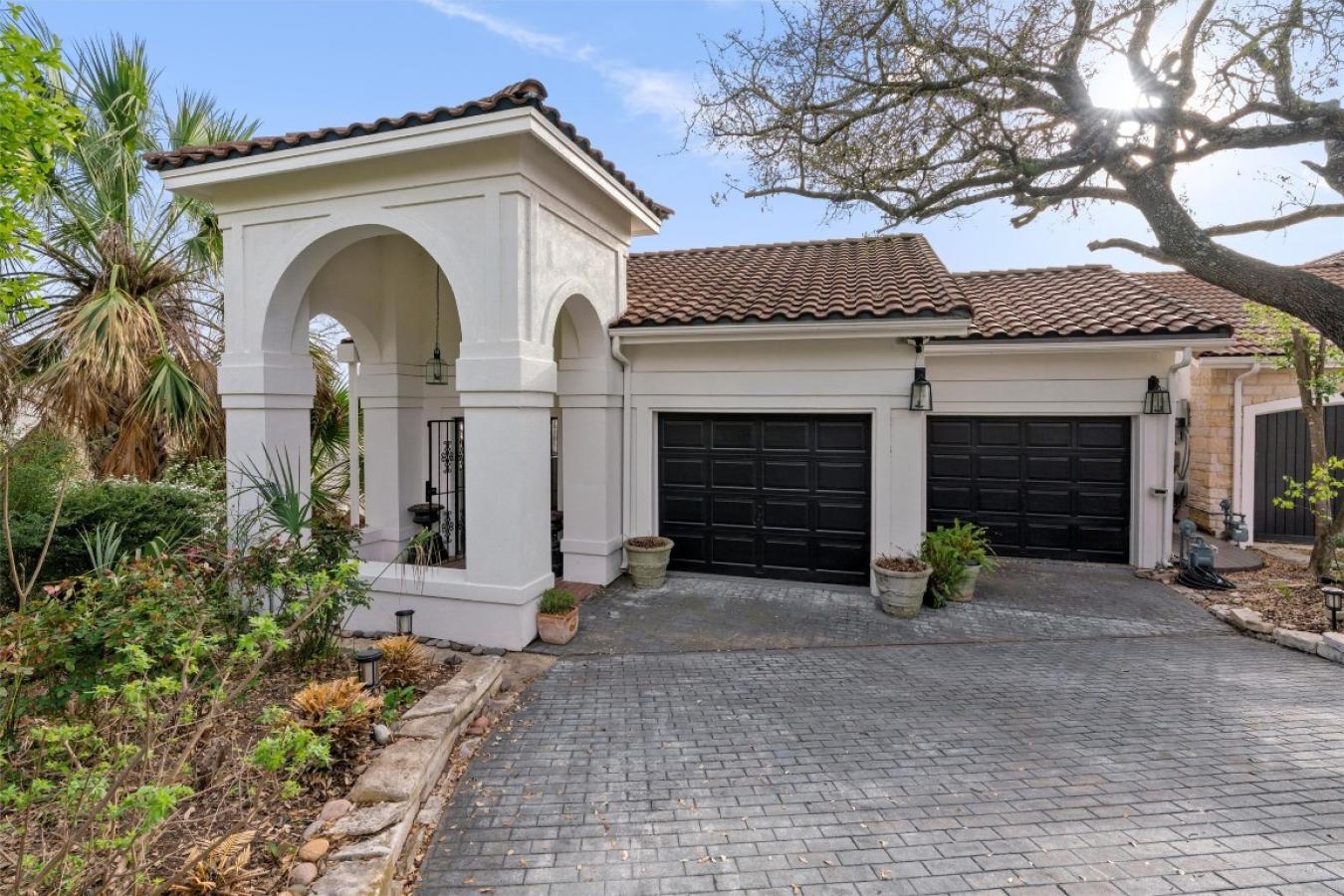 6001 Hood HOLW, Austin, Texas, 78731, United States, 5 Bedrooms Bedrooms, ,4 BathroomsBathrooms,Residential,For Sale,6001 Hood HOLW,1489313