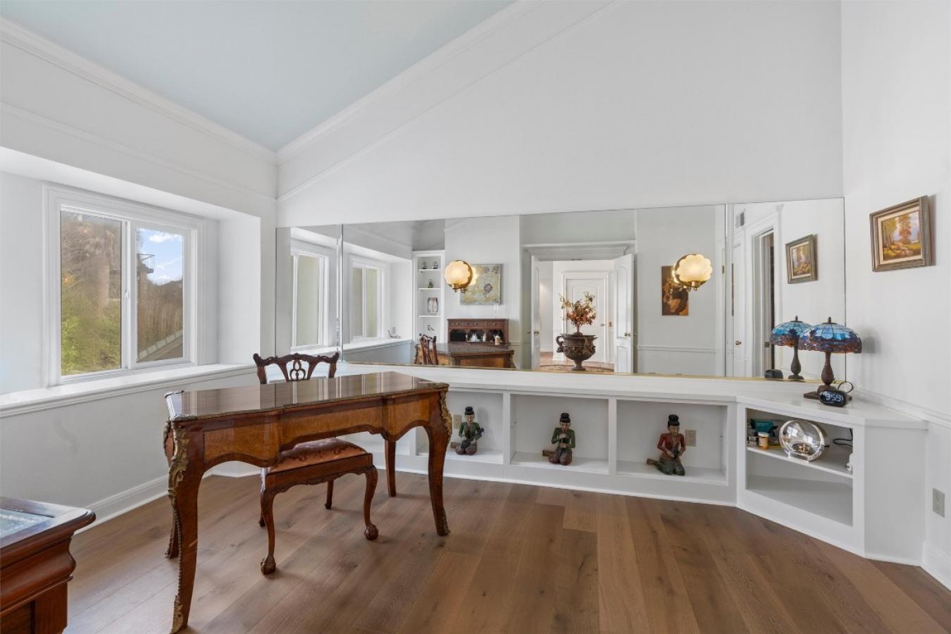 6001 Hood HOLW, Austin, Texas, 78731, United States, 5 Bedrooms Bedrooms, ,4 BathroomsBathrooms,Residential,For Sale,6001 Hood HOLW,1489313