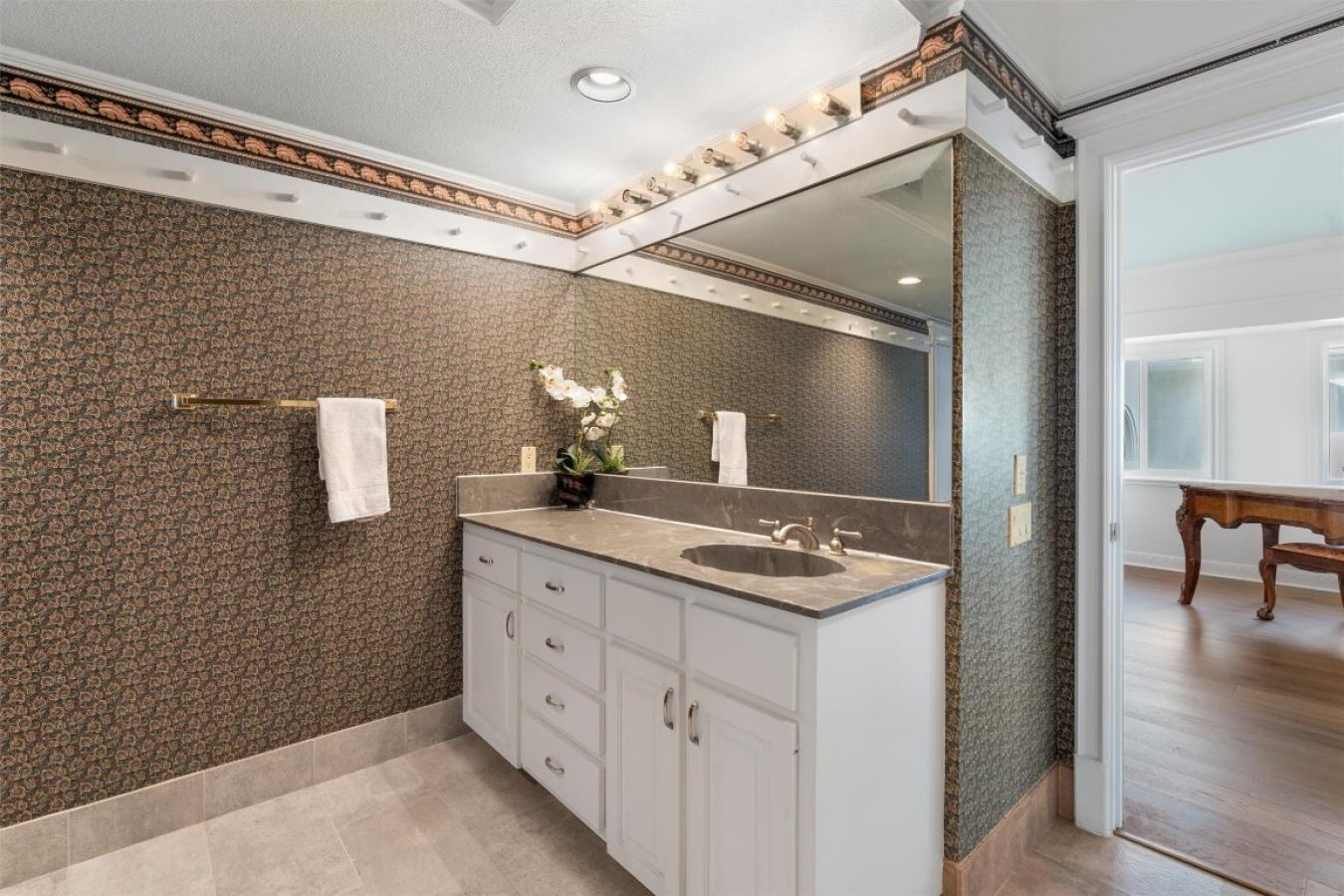 6001 Hood HOLW, Austin, Texas, 78731, United States, 5 Bedrooms Bedrooms, ,4 BathroomsBathrooms,Residential,For Sale,6001 Hood HOLW,1489313