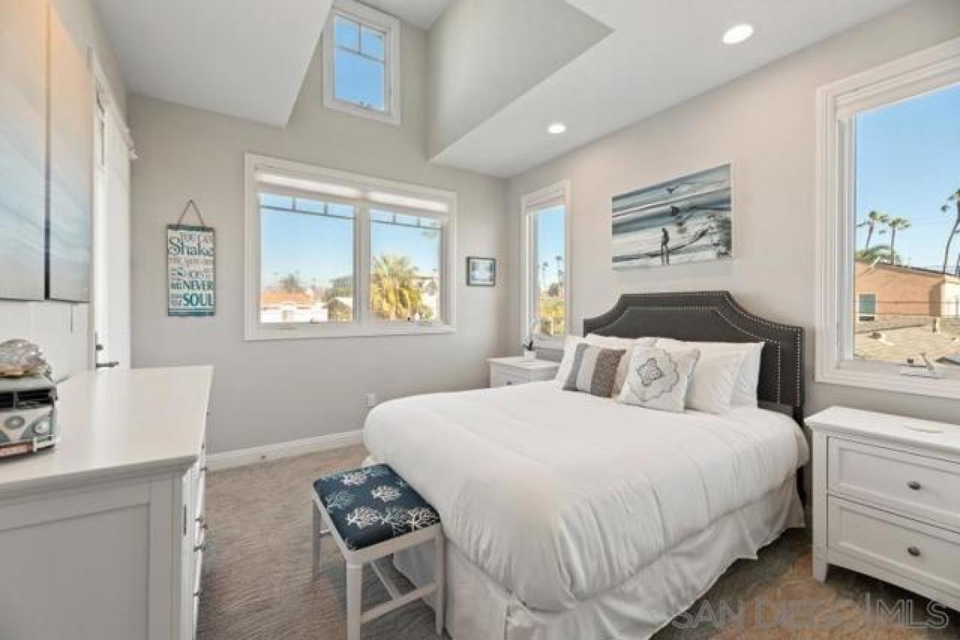 839-841 Reed Avenue, San Diego, California, 92109, United States, 5 Bedrooms Bedrooms, ,5 BathroomsBathrooms,Residential,For Sale,839-841 Reed Avenue,1489309