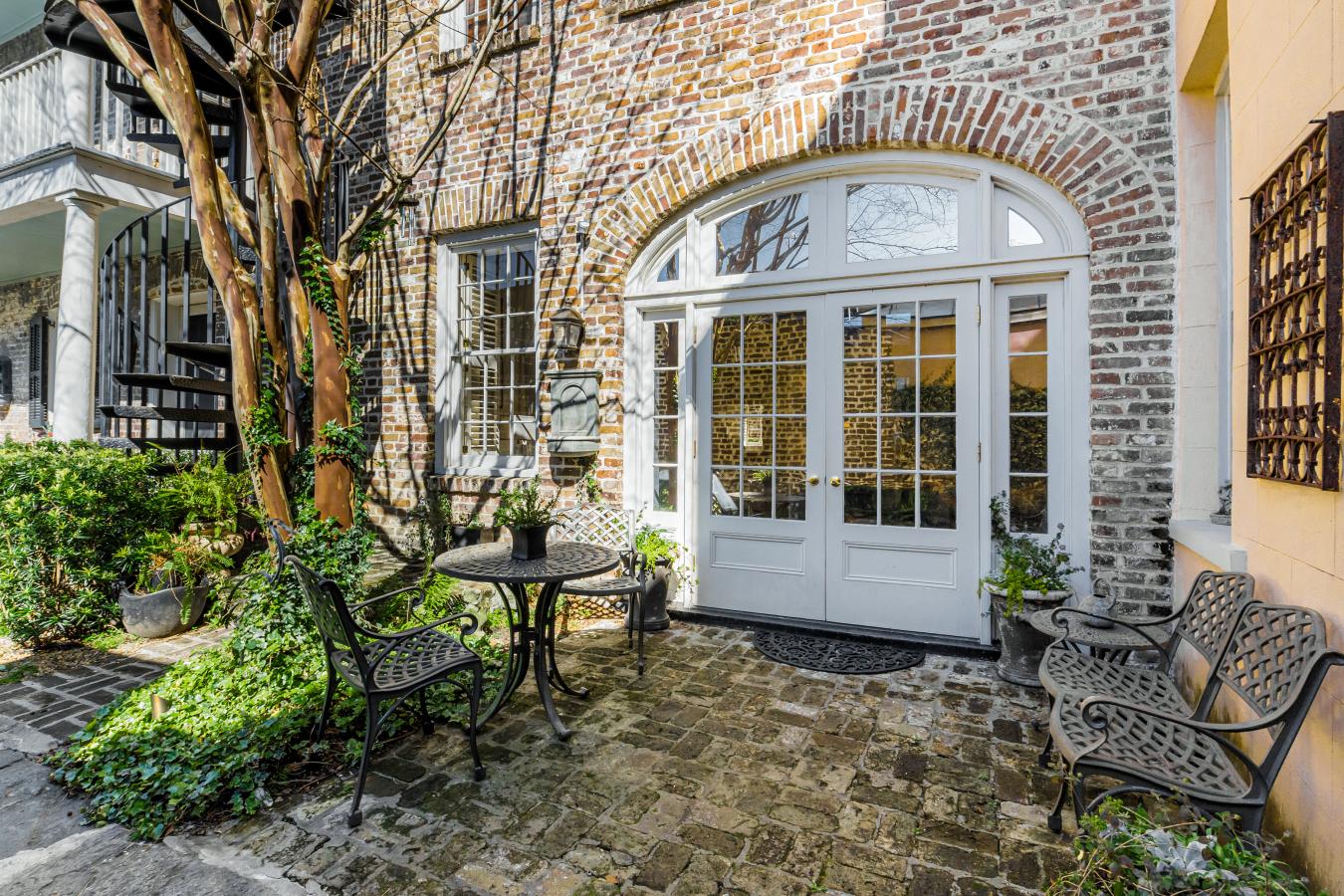 87 E Bay Street, Downtown Charleston, SC, 29401, United States, 1 Bedroom Bedrooms, ,1 BathroomBathrooms,Residential,For Sale,87 E Bay Street,794624