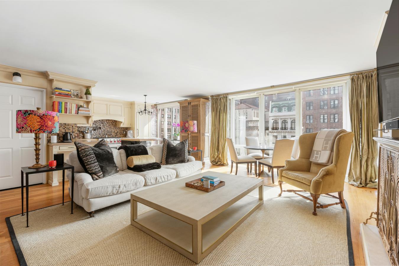 52 Park Avenue, Murray Hill, New York, 10016, United States, 2 Bedrooms Bedrooms, ,2 BathroomsBathrooms,Residential,For Sale,52 Park Avenue,1493853