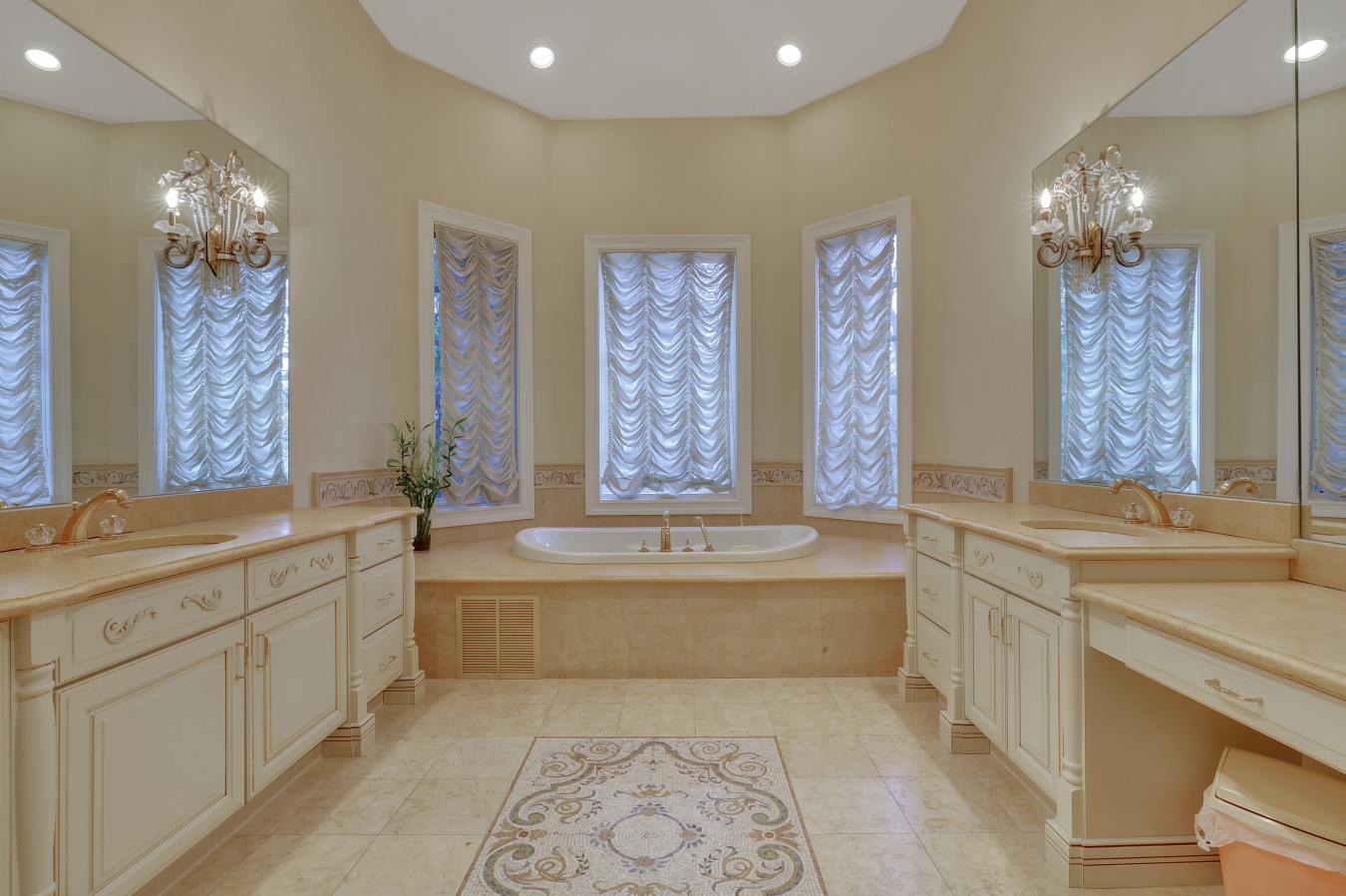 18 Kent Road, Tenafly, NJ, 07670, United States, 8 Bedrooms Bedrooms, ,9 BathroomsBathrooms,Residential,For Sale,18 Kent Road,794572