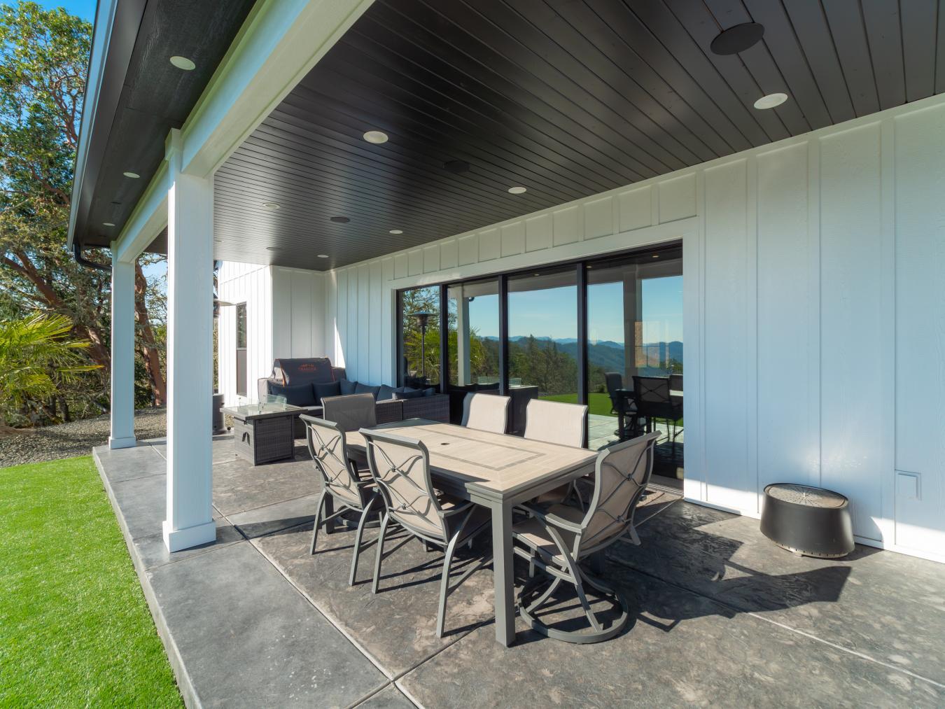 581 Southridge Way, Roseburg, Oregon, 97471, United States, 4 Bedrooms Bedrooms, ,2 BathroomsBathrooms,Residential,For Sale,581 Southridge Way,1496783