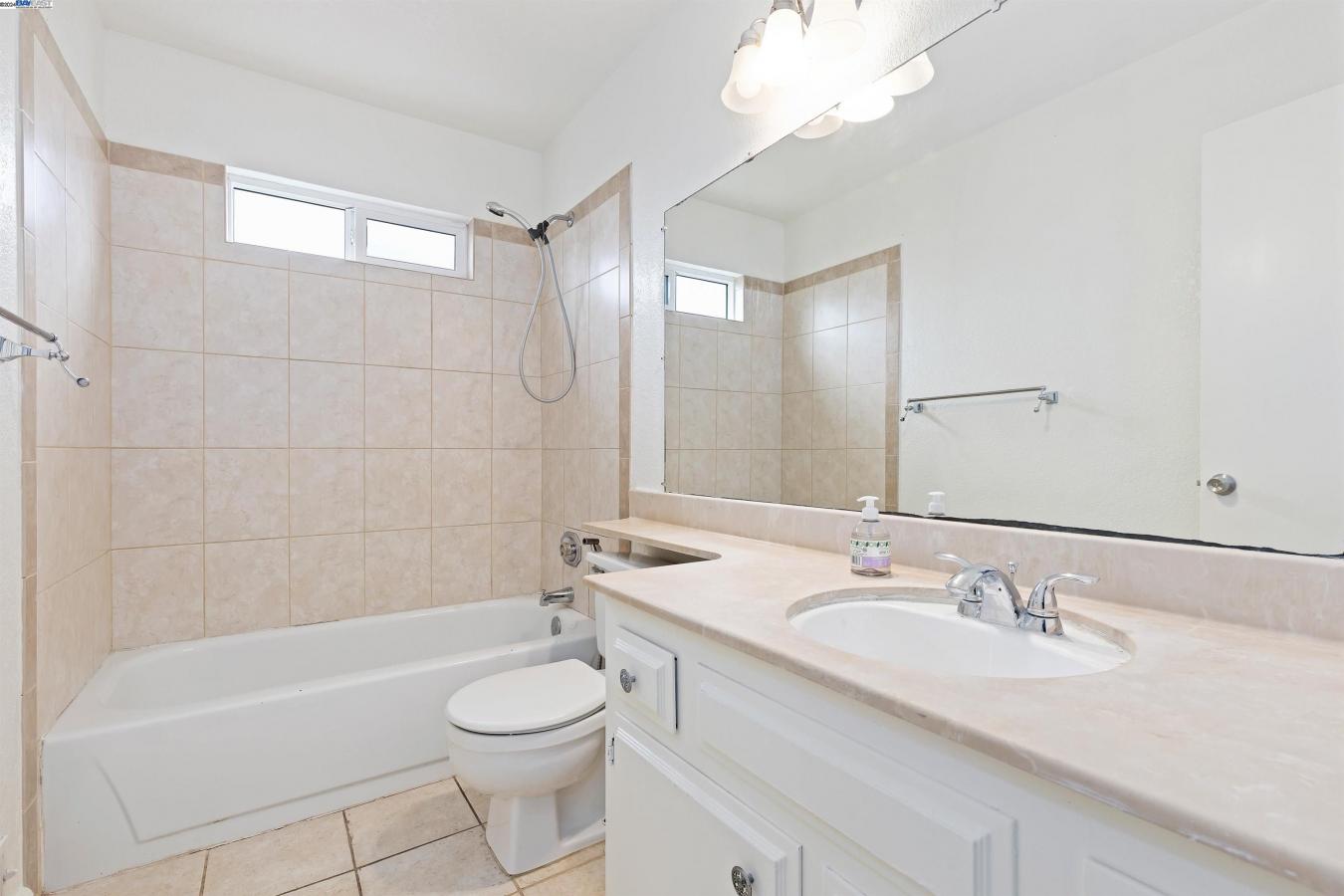 910 Rock Ridge Way, Pittsburg, CA, 94565, United States, 3 Bedrooms Bedrooms, ,2 BathroomsBathrooms,Residential,For Sale,910 Rock Ridge Way,1501889