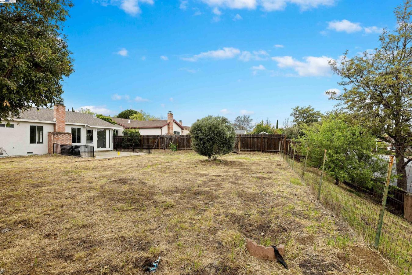 910 Rock Ridge Way, Pittsburg, CA, 94565, United States, 3 Bedrooms Bedrooms, ,2 BathroomsBathrooms,Residential,For Sale,910 Rock Ridge Way,1501889