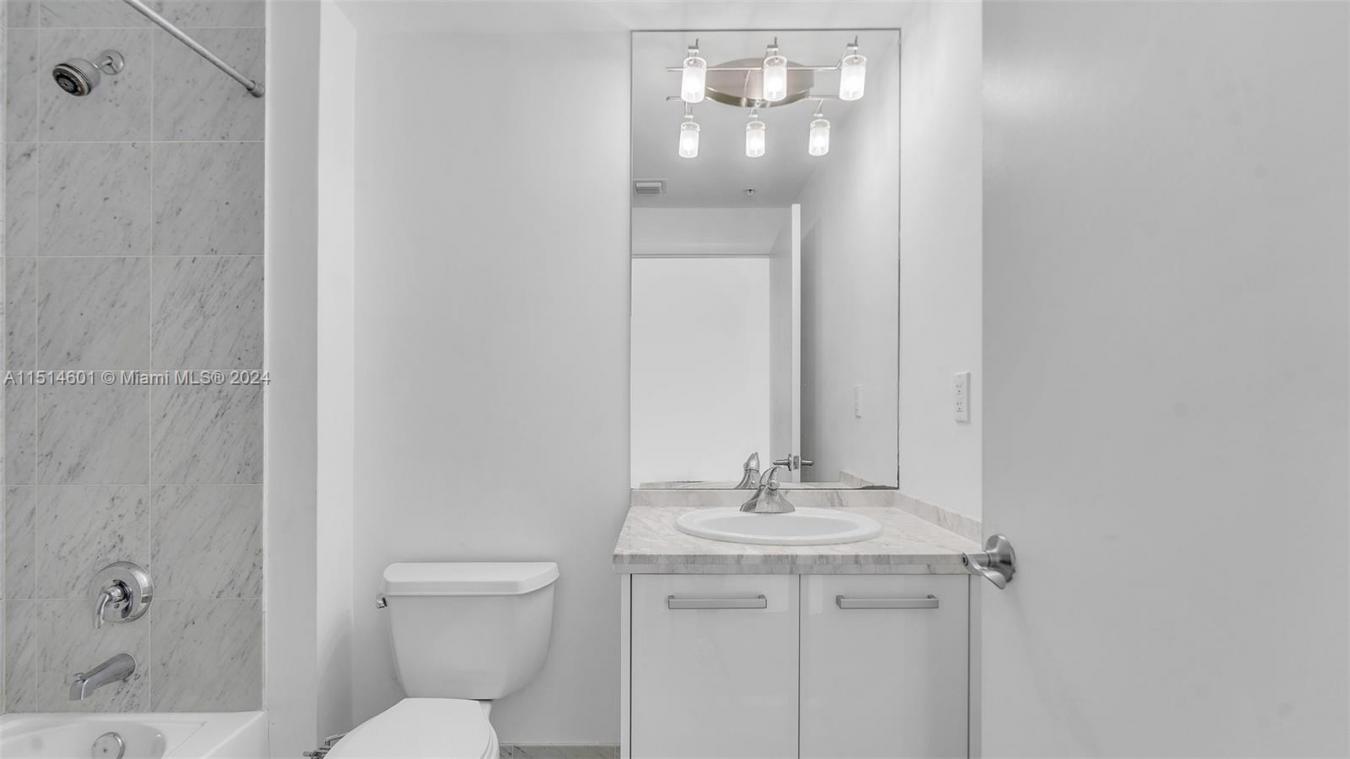 253 NE 2nd Street # 2902, Miami, FL, 33132, United States, 2 Bedrooms Bedrooms, ,2 BathroomsBathrooms,Residential,For Sale,253 NE 2nd Street # 2902,1501868