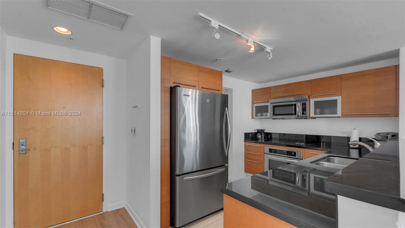 253 NE 2nd Street # 2902, Miami, FL, 33132, United States, 2 Bedrooms Bedrooms, ,2 BathroomsBathrooms,Residential,For Sale,253 NE 2nd Street # 2902,1501868