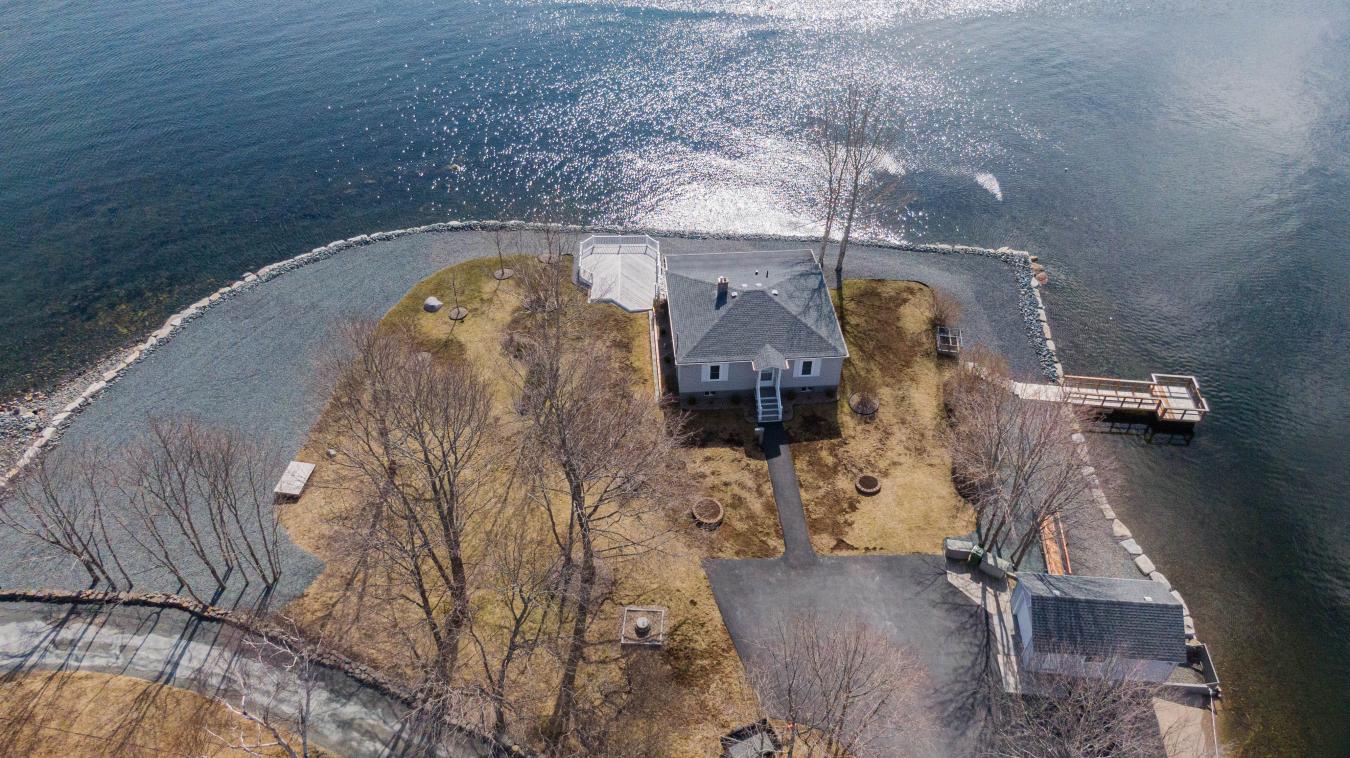 4 Keefe Drive, Purcells Cove, NS, B3P2J1, Canada, 2 Bedrooms Bedrooms, ,1 BathroomBathrooms,Residential,For Sale,4 Keefe Drive,842274