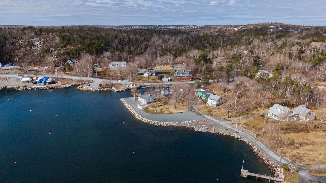 4 Keefe Drive, Purcells Cove, NS, B3P2J1, Canada, 2 Bedrooms Bedrooms, ,1 BathroomBathrooms,Residential,For Sale,4 Keefe Drive,842274