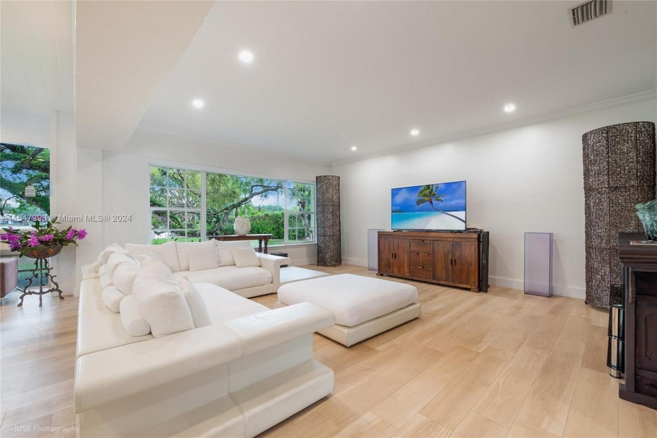 5320 N Kendall Drive, Coral Gables, FL, 33156, United States, 5 Bedrooms Bedrooms, ,3 BathroomsBathrooms,Residential,For Sale,5320 N Kendall Drive,1505882