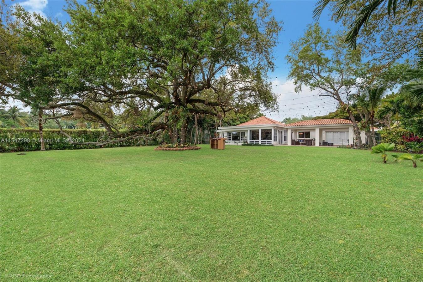 5320 N Kendall Drive, Coral Gables, FL, 33156, United States, 5 Bedrooms Bedrooms, ,3 BathroomsBathrooms,Residential,For Sale,5320 N Kendall Drive,1505882