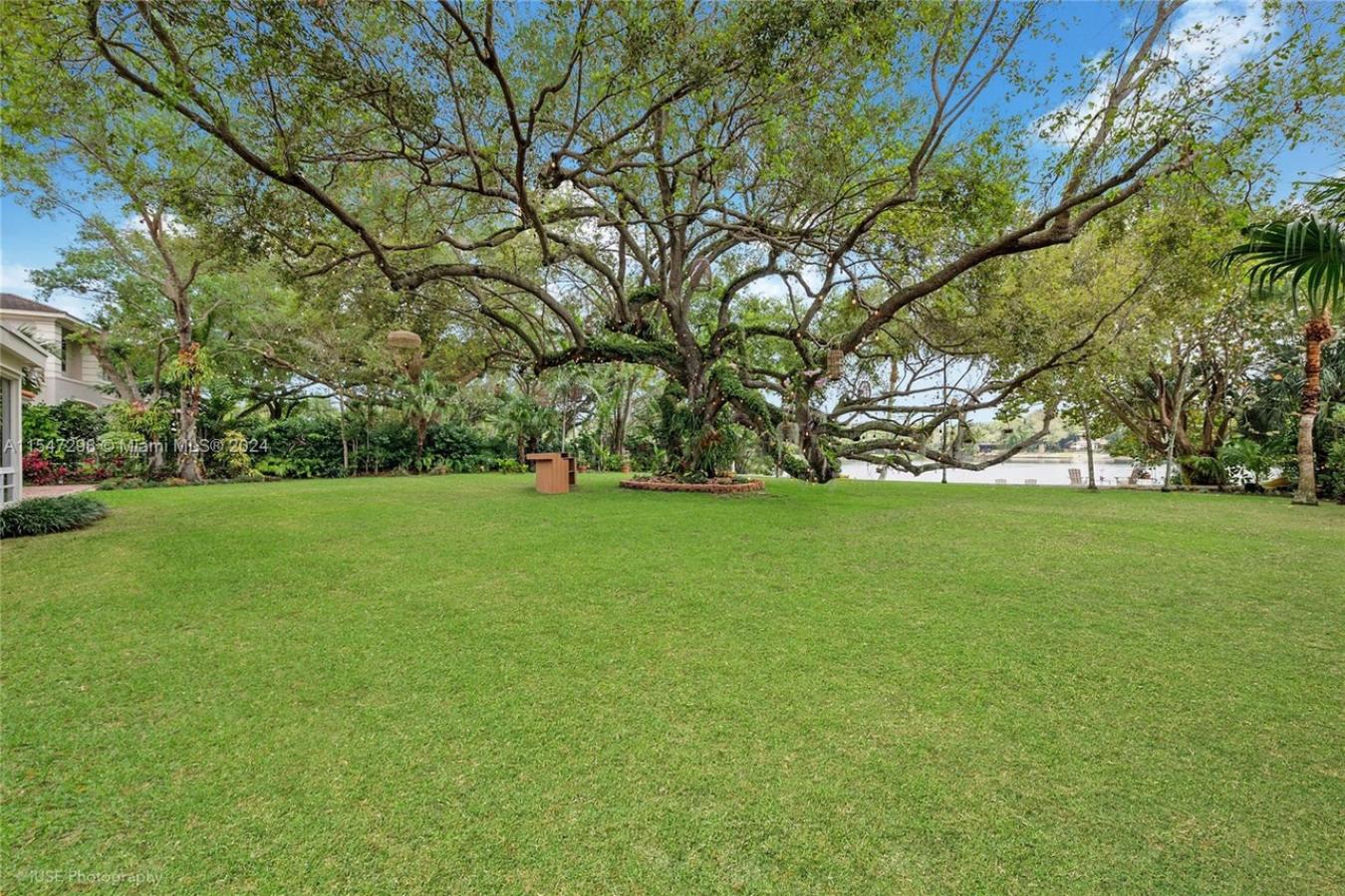 5320 N Kendall Drive, Coral Gables, FL, 33156, United States, 5 Bedrooms Bedrooms, ,3 BathroomsBathrooms,Residential,For Sale,5320 N Kendall Drive,1505882