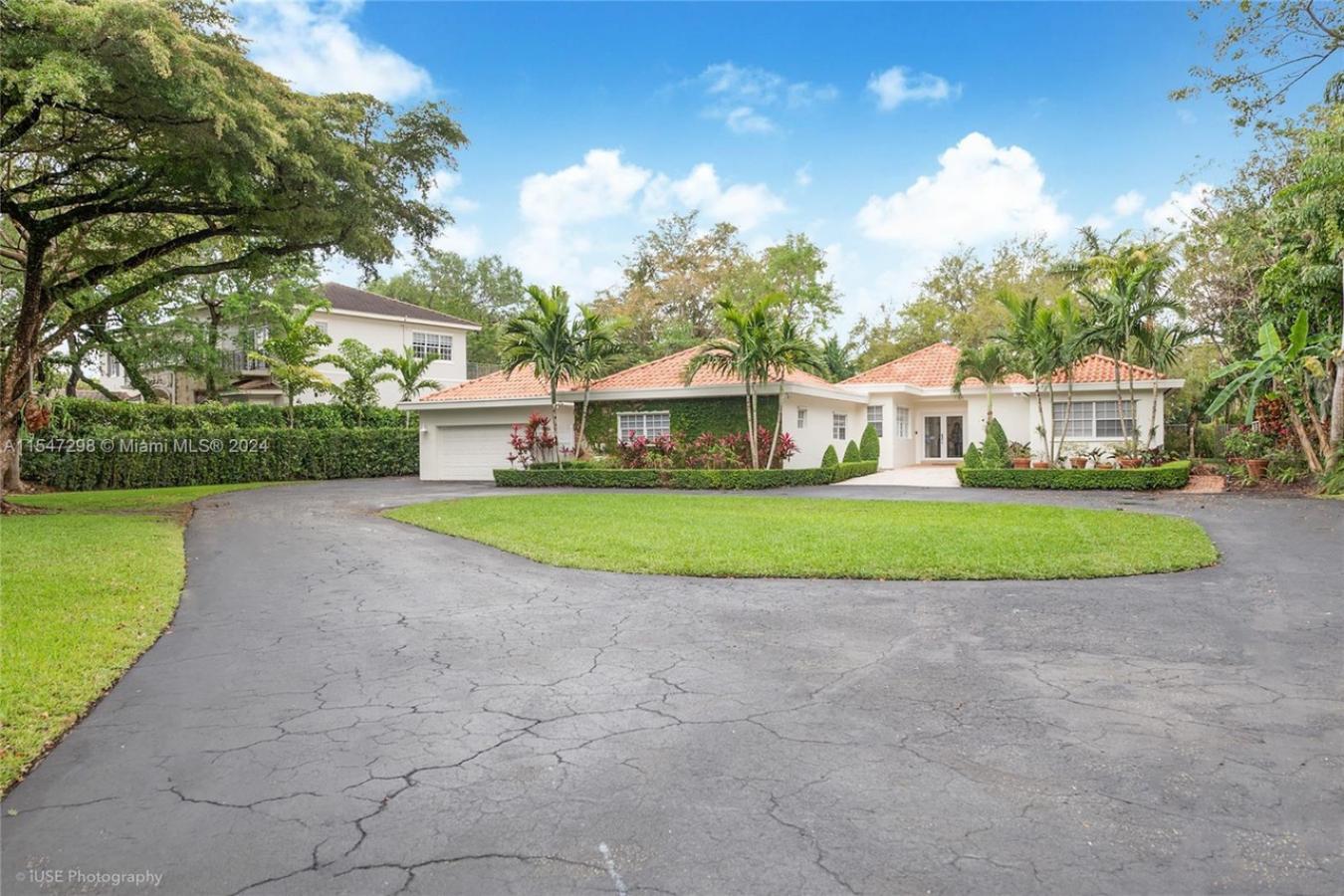 5320 N Kendall Drive, Coral Gables, FL, 33156, United States, 5 Bedrooms Bedrooms, ,3 BathroomsBathrooms,Residential,For Sale,5320 N Kendall Drive,1505882