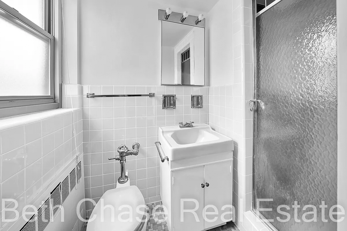 70 East 10th Street, New York, NY, 10003, United States, 2 Bedrooms Bedrooms, ,2 BathroomsBathrooms,Residential,For Sale,70 East 10th Street,1507648