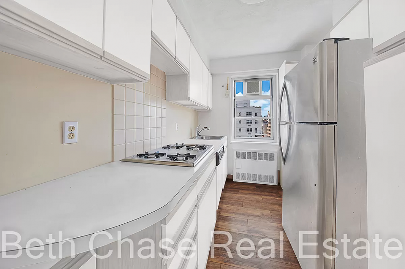 70 East 10th Street, New York, NY, 10003, United States, 2 Bedrooms Bedrooms, ,2 BathroomsBathrooms,Residential,For Sale,70 East 10th Street,1507648