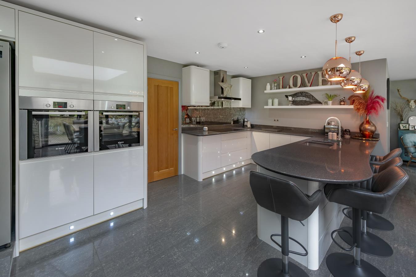 Woodside Close, Caterham, 00CR3, United Kingdom, 5 Bedrooms Bedrooms, ,4 BathroomsBathrooms,Residential,For Sale,Woodside Close,1507602