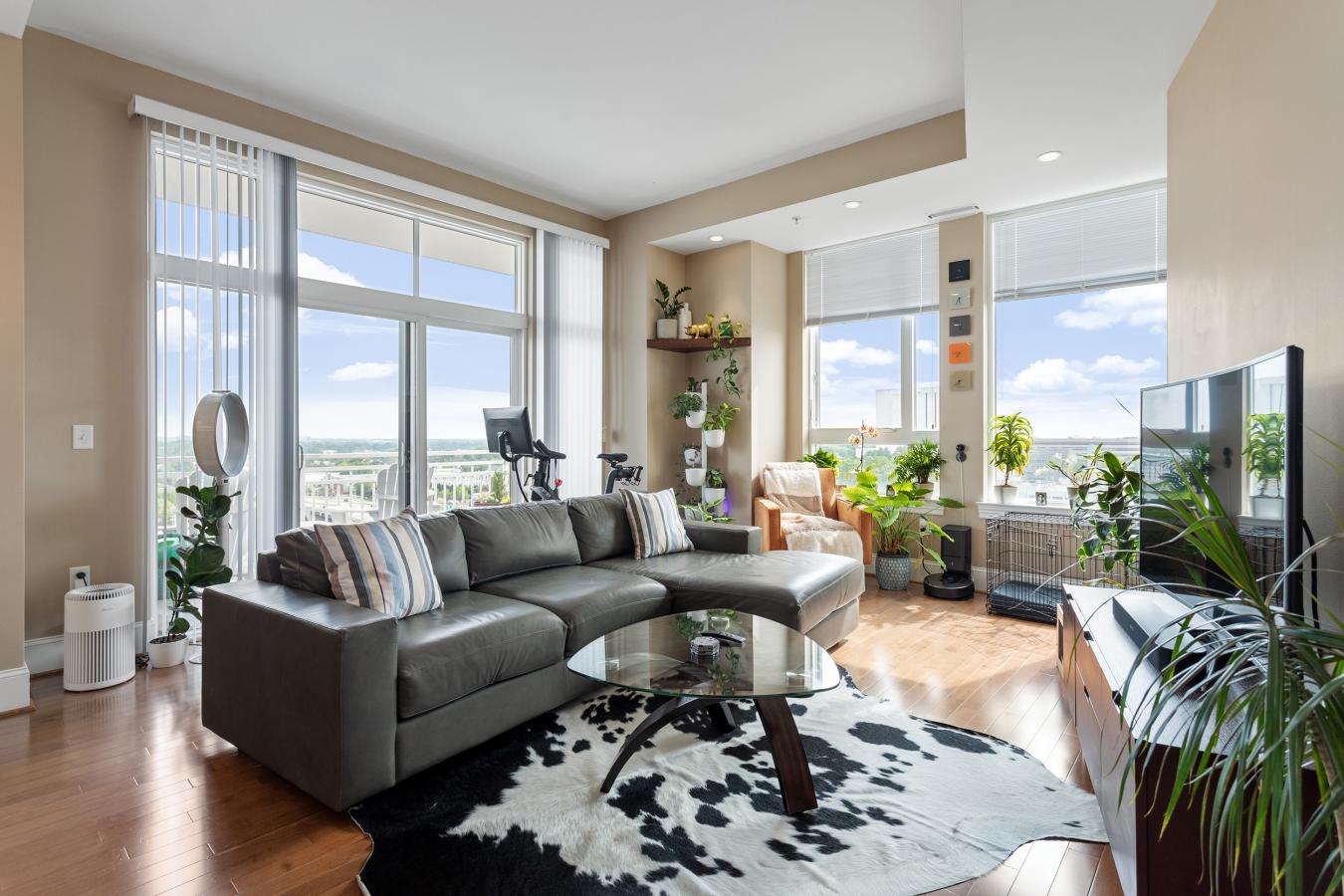 400 W NORTH STREET, Raleigh, North Carolina, 27603-1562, United States, 2 Bedrooms Bedrooms, ,2 BathroomsBathrooms,Residential,For Sale,400 W NORTH STREET,1513273