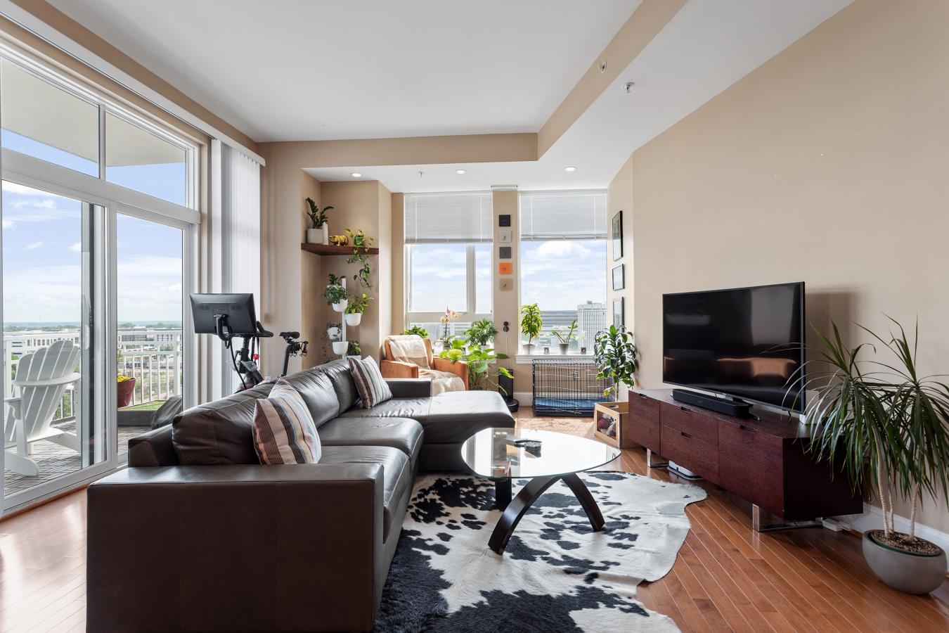 400 W NORTH STREET, Raleigh, North Carolina, 27603-1562, United States, 2 Bedrooms Bedrooms, ,2 BathroomsBathrooms,Residential,For Sale,400 W NORTH STREET,1513273