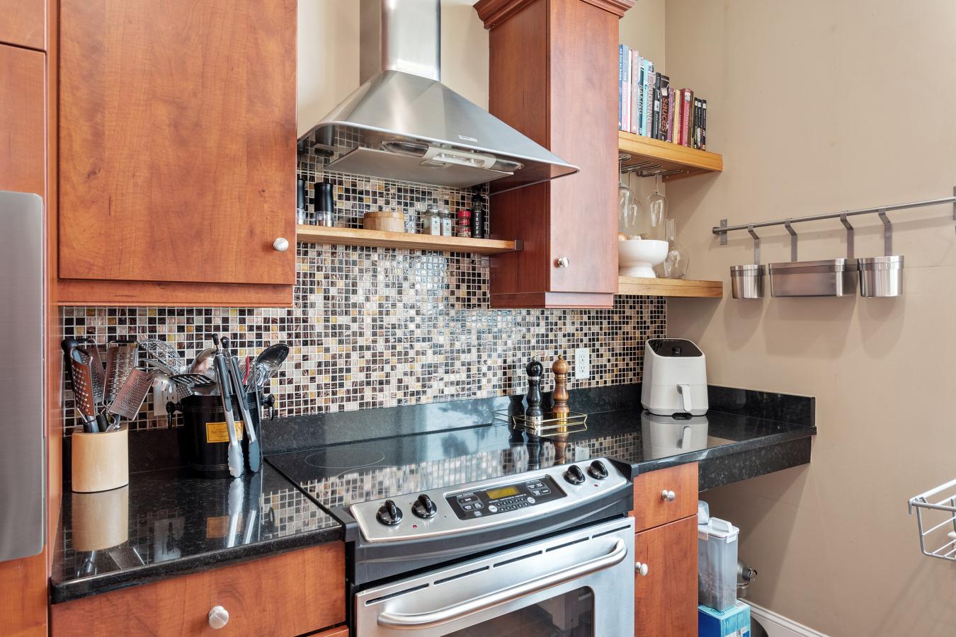 400 W NORTH STREET, Raleigh, North Carolina, 27603-1562, United States, 2 Bedrooms Bedrooms, ,2 BathroomsBathrooms,Residential,For Sale,400 W NORTH STREET,1513273