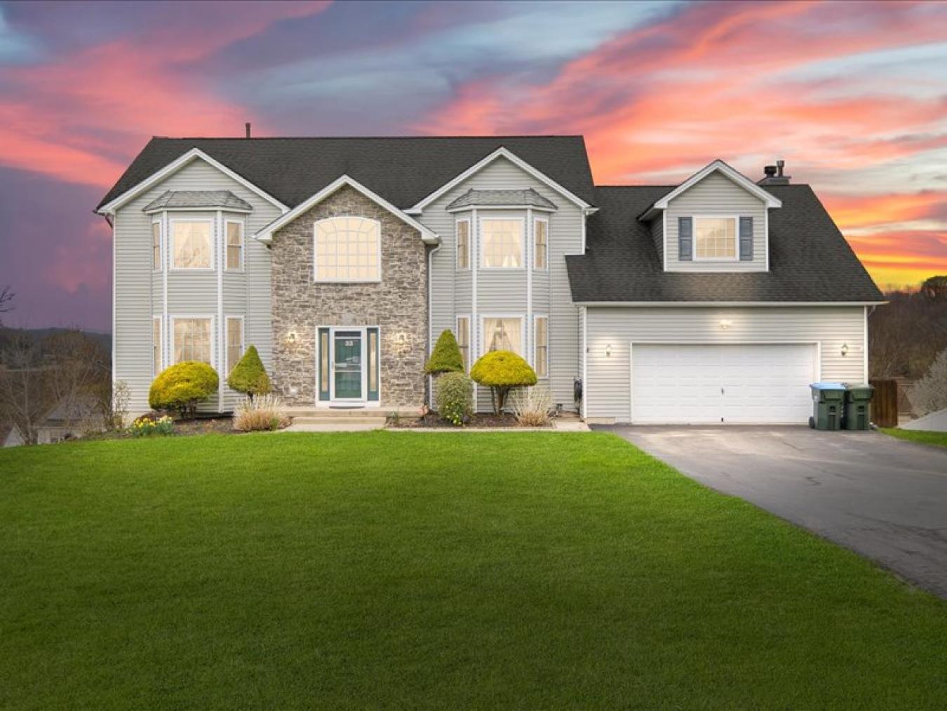 33 Grand View Terrace, Chester, NY, 10940, United States, 6 Bedrooms Bedrooms, ,4 BathroomsBathrooms,Residential,For Sale,33 Grand View Terrace,1513270