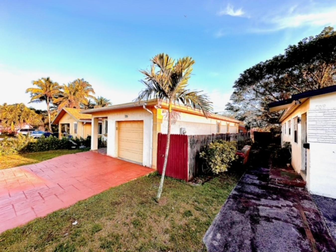Embrace the essence of coastal and family living in this captivating 3 – image 2