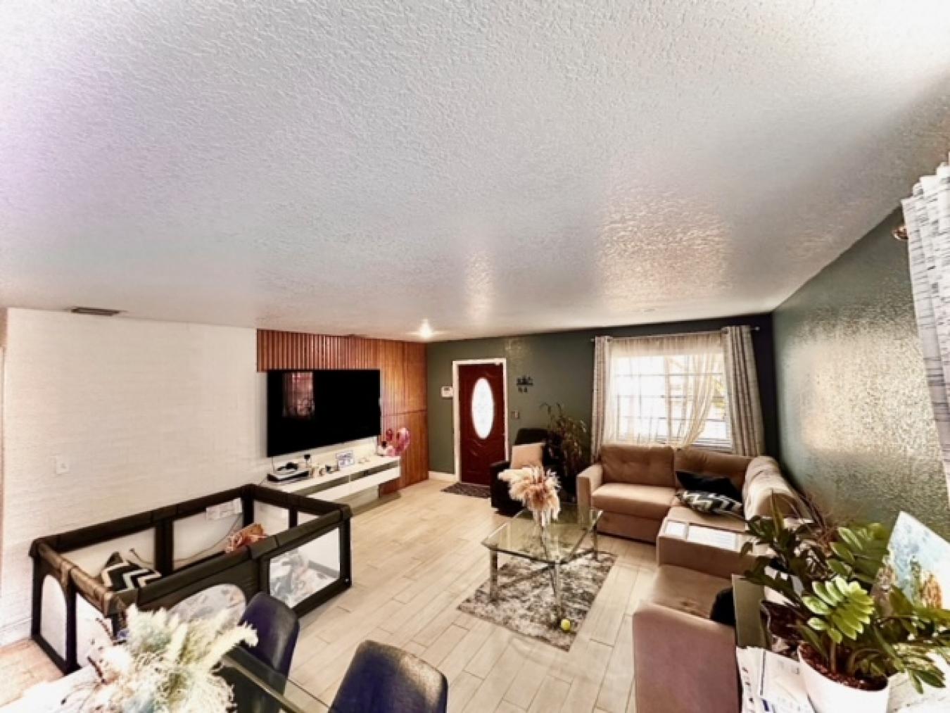 Embrace the essence of coastal and family living in this captivating 3 – image 6