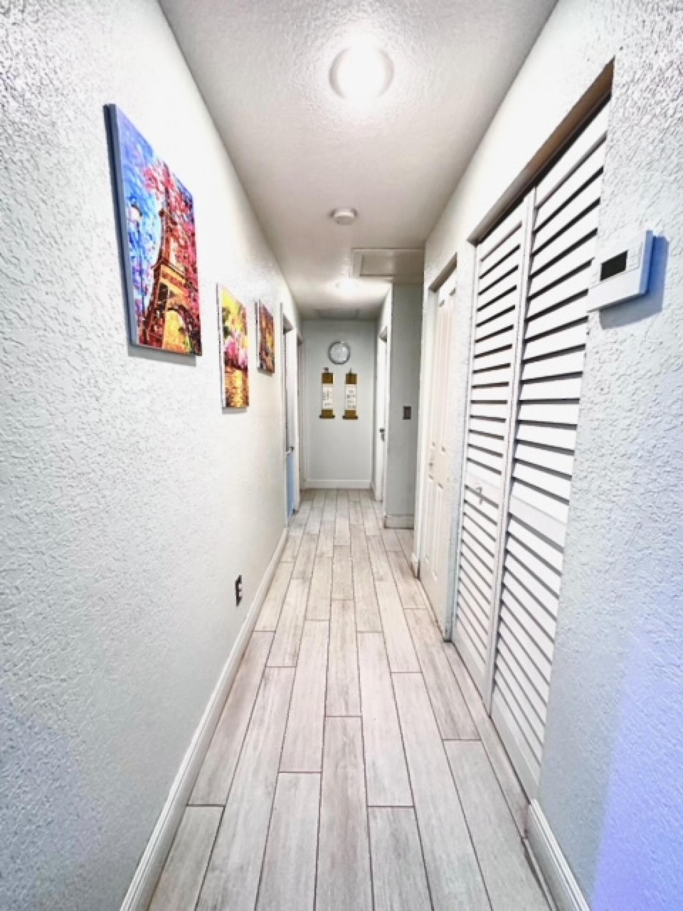 Embrace the essence of coastal and family living in this captivating 3 – image 14