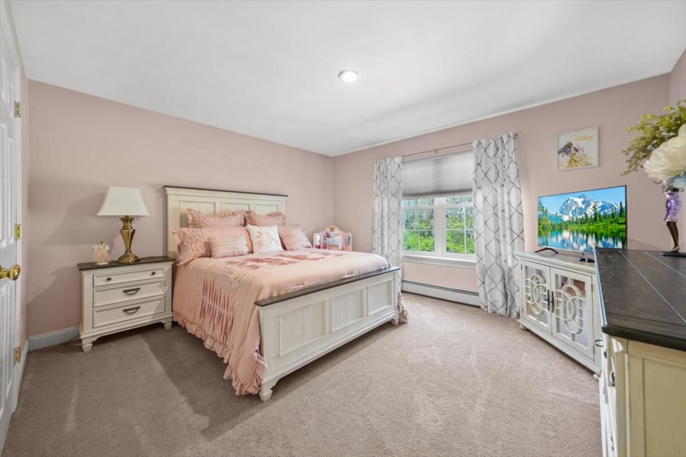 16 Lori Lane, Chester, New York, 10918, United States, 4 Bedrooms Bedrooms, ,5 BathroomsBathrooms,Residential,For Sale,16 Lori Lane,1519900