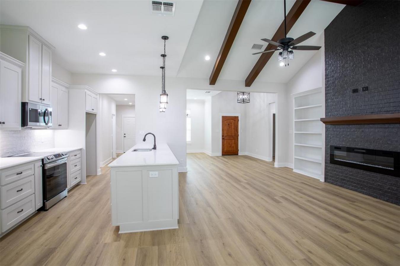 Welcome to your dream home! This brand new masterpiece boasts 4 bedroo – image 7