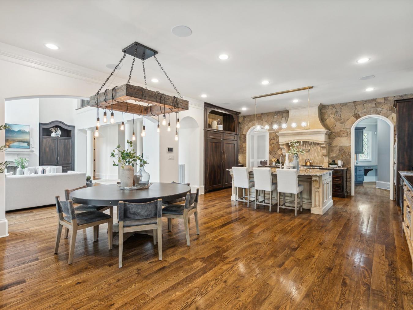 9044 Island Point Road, Charlotte, North Carolina, 28278, United States, 6 Bedrooms Bedrooms, ,7 BathroomsBathrooms,Residential,For Sale,9044 Island Point Road,1522515